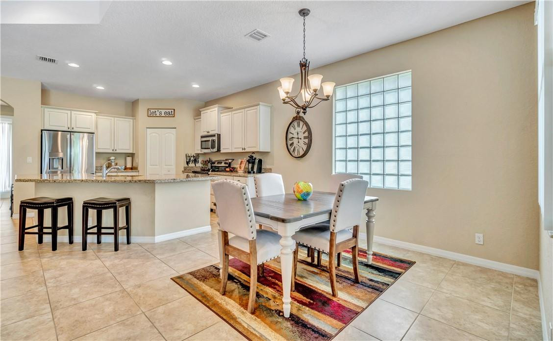 Vista Lago - Residential