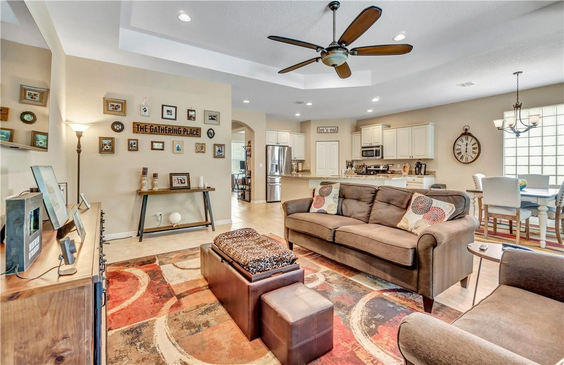 Vista Lago - Residential