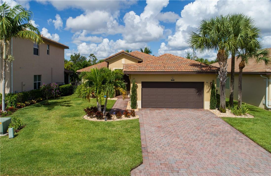 Vista Lago - Residential
