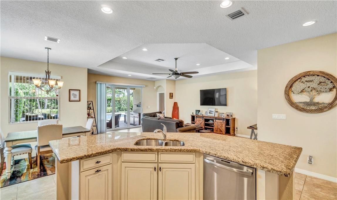 Vista Lago - Residential