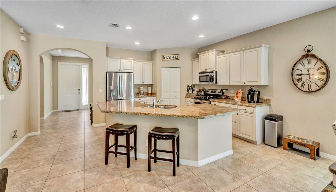 Vista Lago - Residential