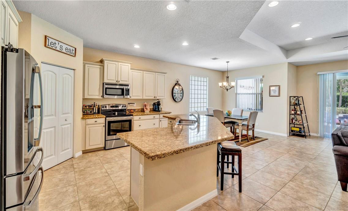 Vista Lago - Residential