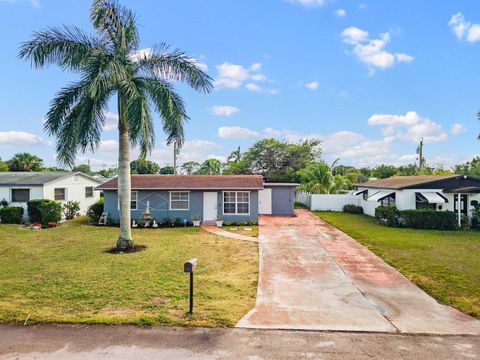 1635 W 32nd Street Riviera Beach FL 33404