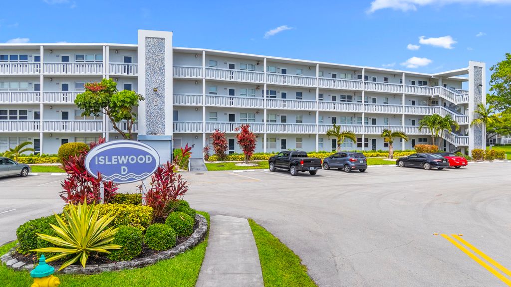 Photo of 1005 Islewood D #1005, Deerfield Beach, FL 33442 (MLS # B26044492)