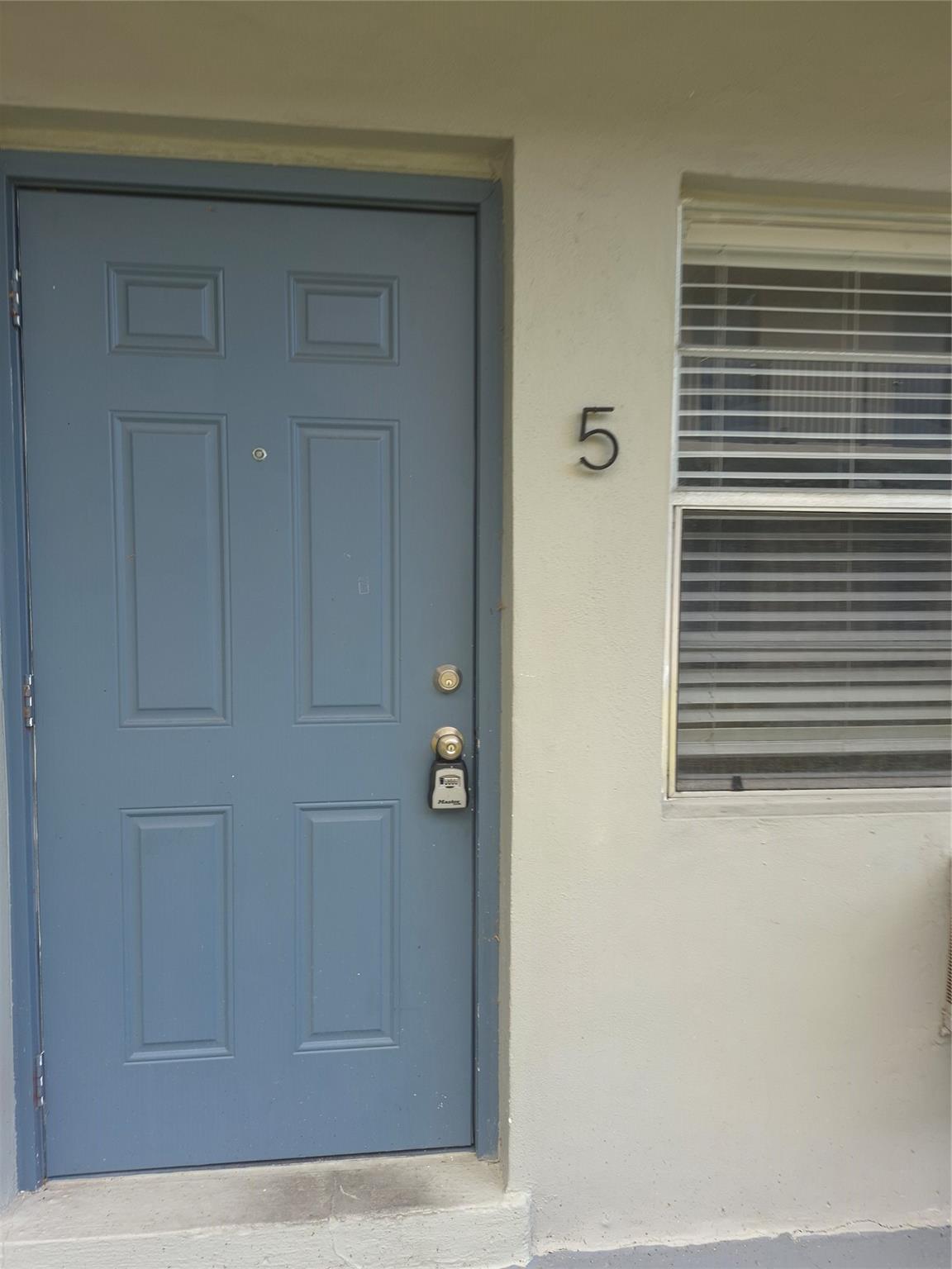 Welcome to your new home in the heart of Hollywood, FL. This one-bedroom, one-bathroom apartment offers a perfect blend of comfort and convenience. The spacious apartment is designed with a modern aesthetic and plenty of Closet space. We understand that pets are part of the family, and we warmly welcome them into our community. $250 Non-Refundable Pet Fee - No Aggressive Breeds. 1 assigned parking spot. $75 application fee. Experience the best of Hollywood living in this apartment!!