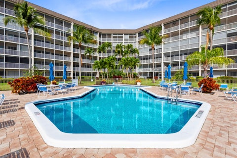 Tiny photo for 390 N FEDERAL Highway #202, Deerfield Beach, FL 33441 (MLS # B26079526)