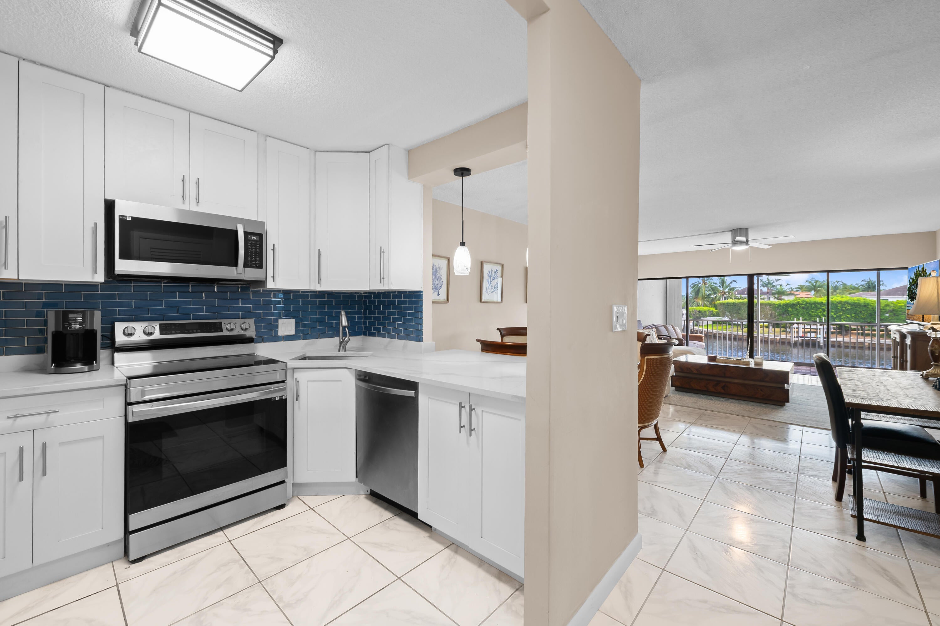 390 N FEDERAL Highway 202