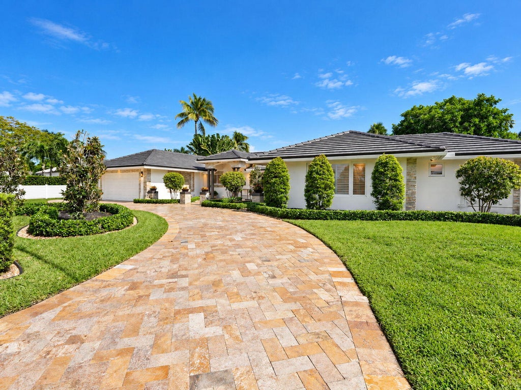 Photo of 3710 BAYVIEW Drive, Fort Lauderdale, FL 33308 (MLS # B26095012)