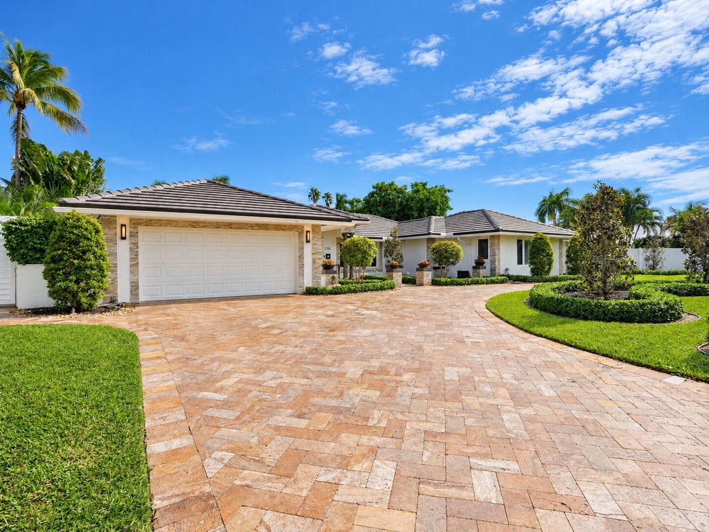 Photo of 3710 BAYVIEW Drive, Fort Lauderdale, FL 33308 (MLS # B26095012)
