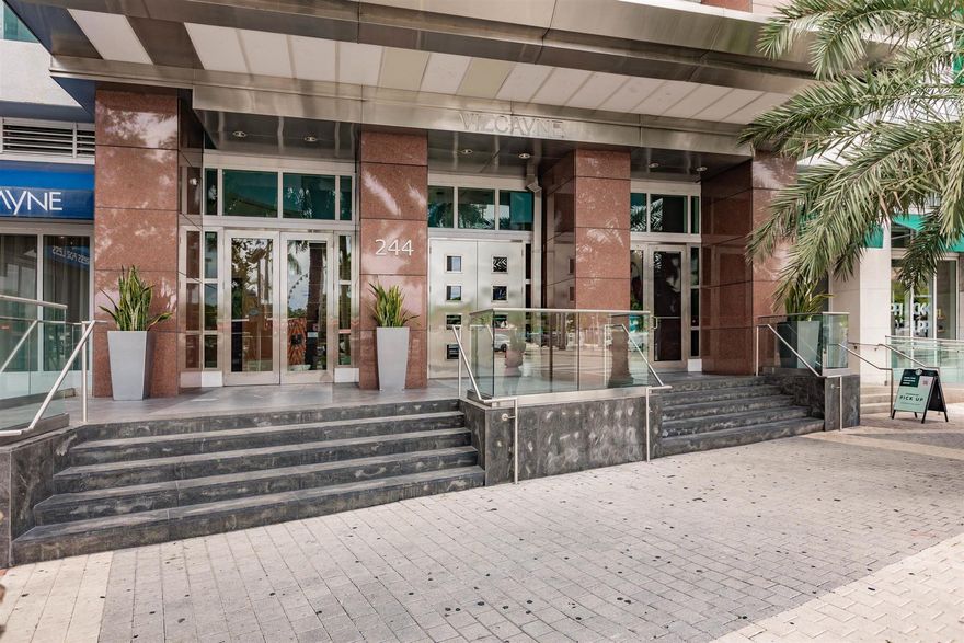 Vizcayne North is an amazing 49 stories high rise in the heart of Downtown Miami overlooking Bayfront Park and the beautiful Biscayne Bay its also walking distance from Bayside marketplace, Kaseya center, countless restaurants and night life, minutes away from South Beach and Wynwood which is one of the city's most happening districts. Building includes 100,000sqft deck with 4 pools and a spa on the 8th floor, movie theater, clubroom, state of the art fitness center, 24/7 valet and security and covered parking. 1 master bedroom & 2nd is a den/2bath, bay view, stainless steel appliances, granite in kitchen, marble in baths and in unit washer/dryer.