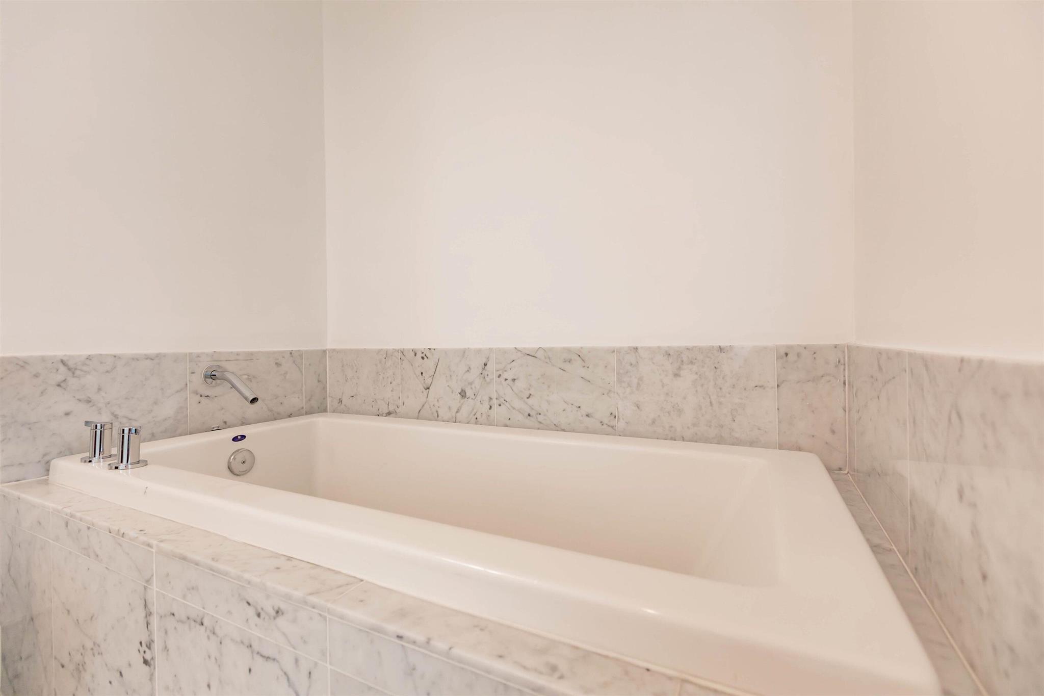 VIZCAYNE NORTH CONDO - Residential Lease