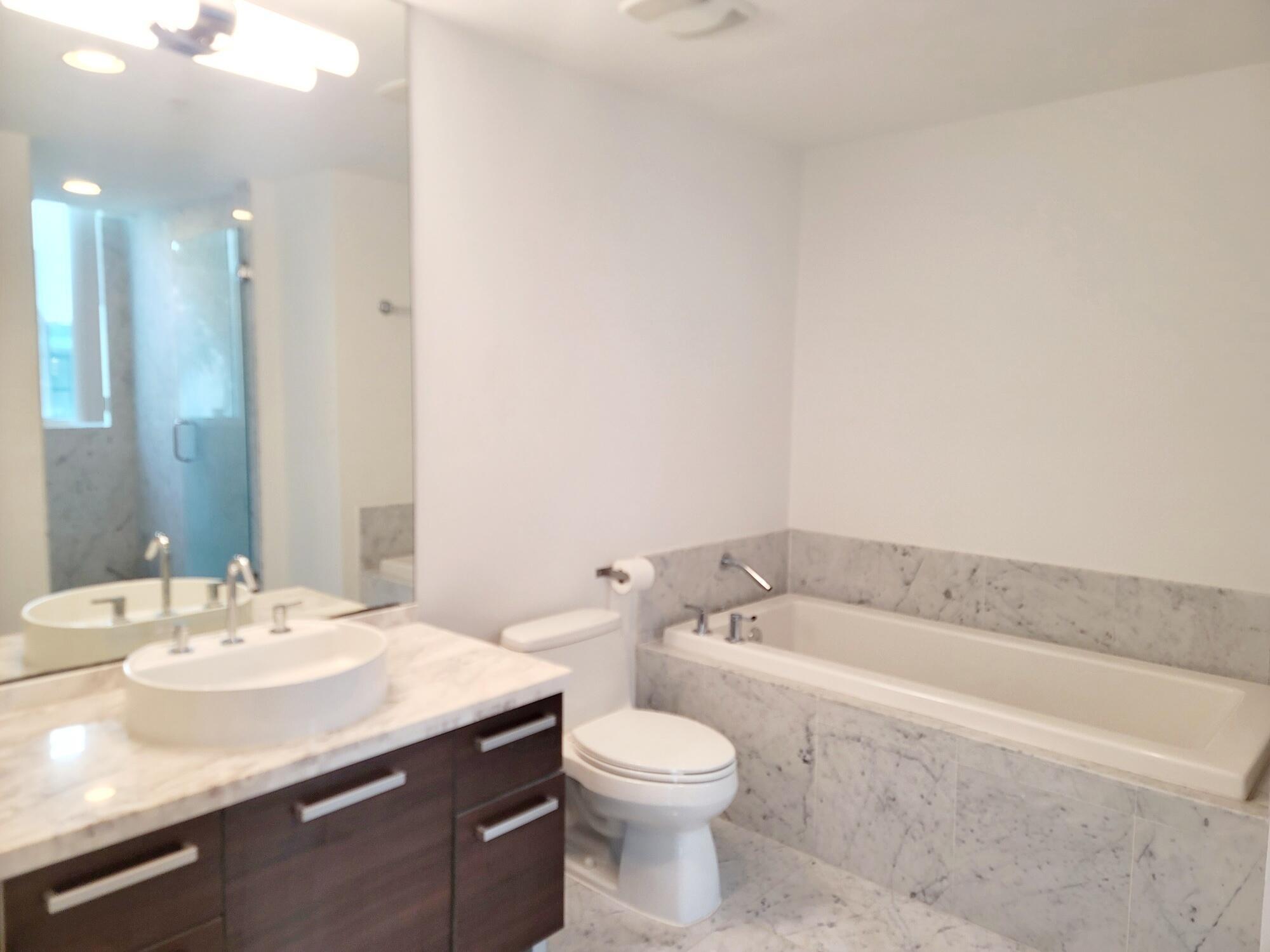 VIZCAYNE NORTH CONDO - Residential Lease