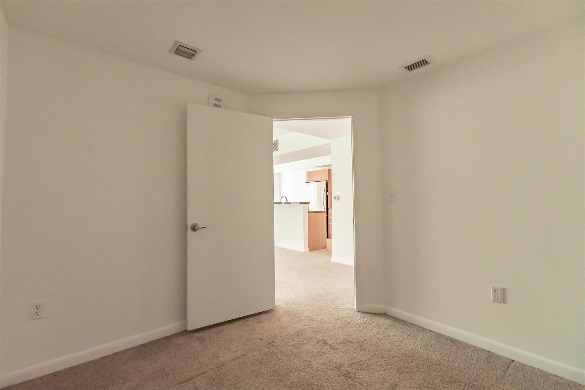 VIZCAYNE NORTH CONDO - Residential Lease