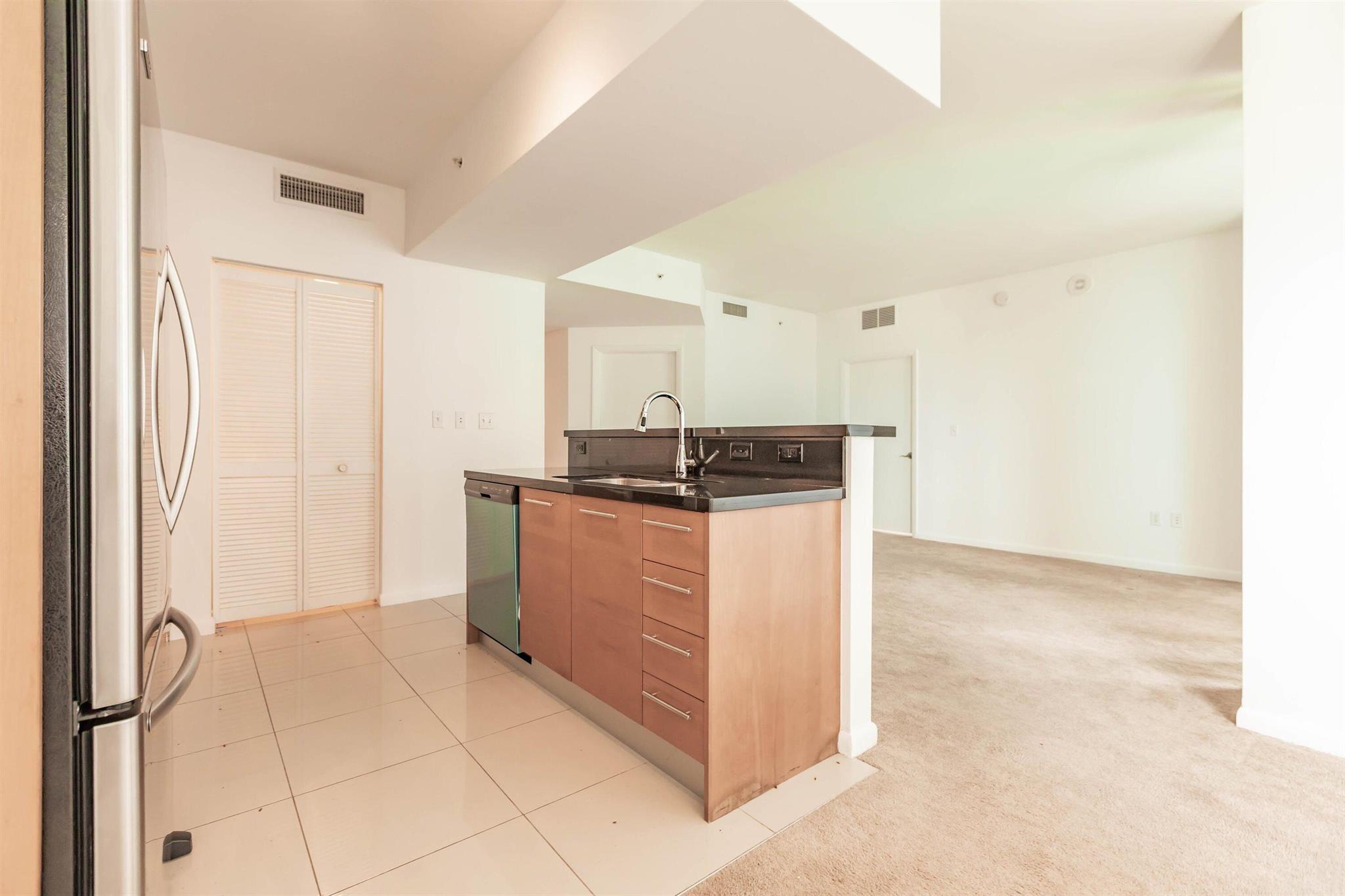 VIZCAYNE NORTH CONDO - Residential Lease