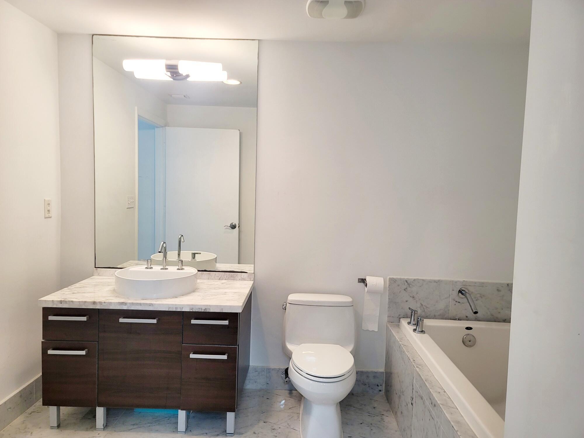 VIZCAYNE NORTH CONDO - Residential Lease