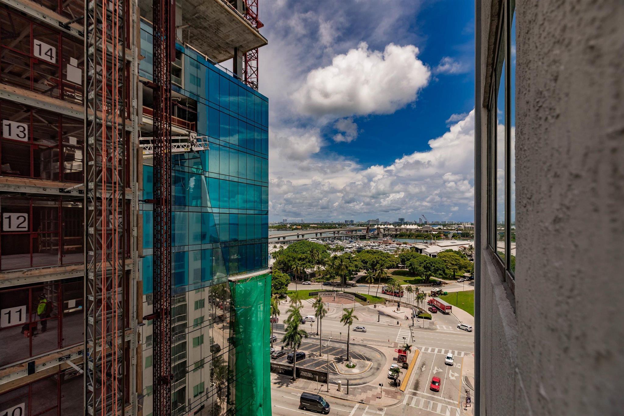 VIZCAYNE NORTH CONDO - Residential Lease
