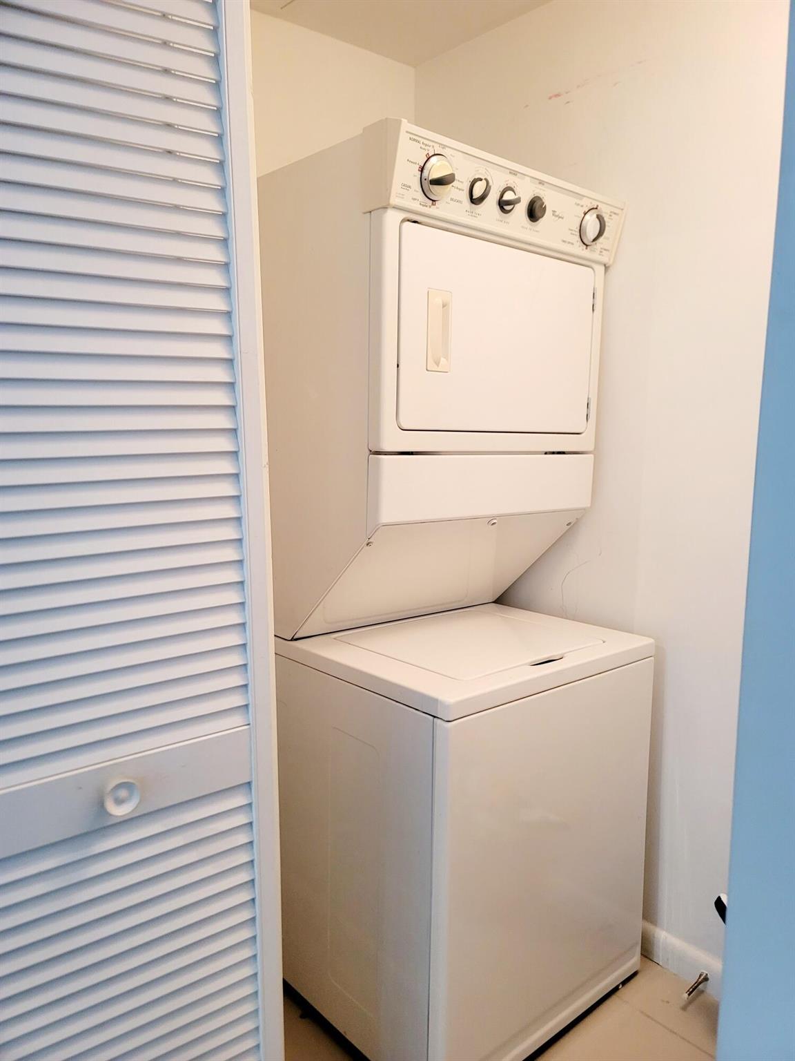 VIZCAYNE NORTH CONDO - Residential Lease