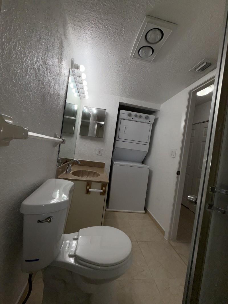 Fairway Lake 110-22 B - Residential Lease