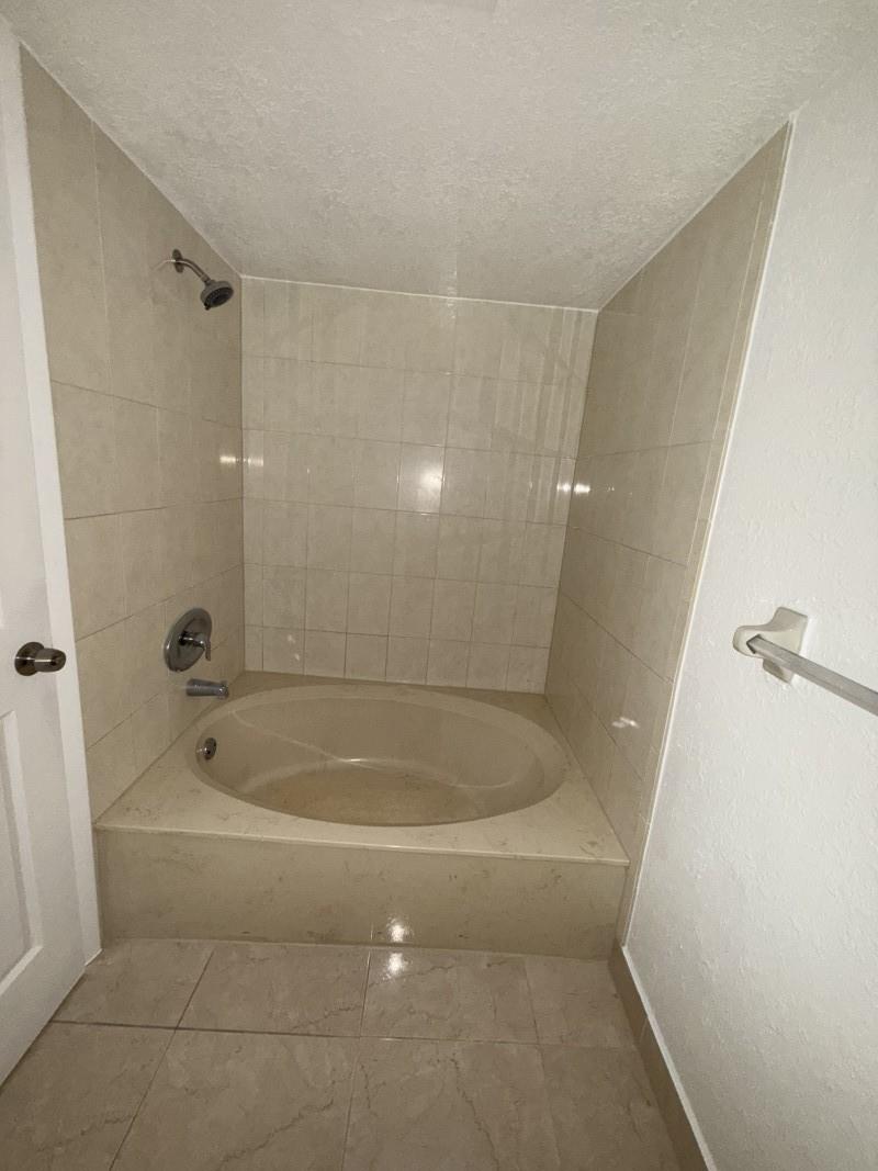 Fairway Lake 110-22 B - Residential Lease
