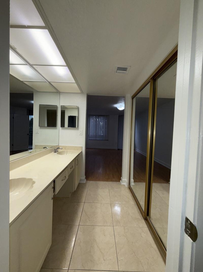 Fairway Lake 110-22 B - Residential Lease