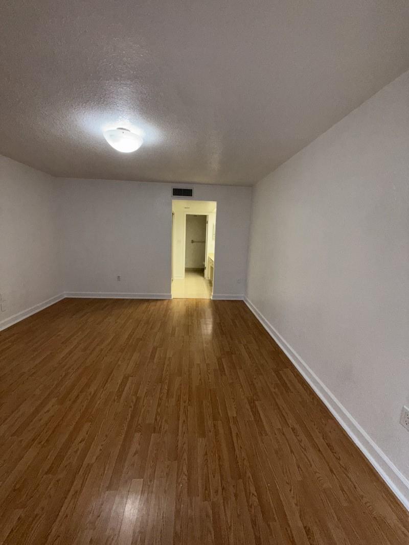 Fairway Lake 110-22 B - Residential Lease