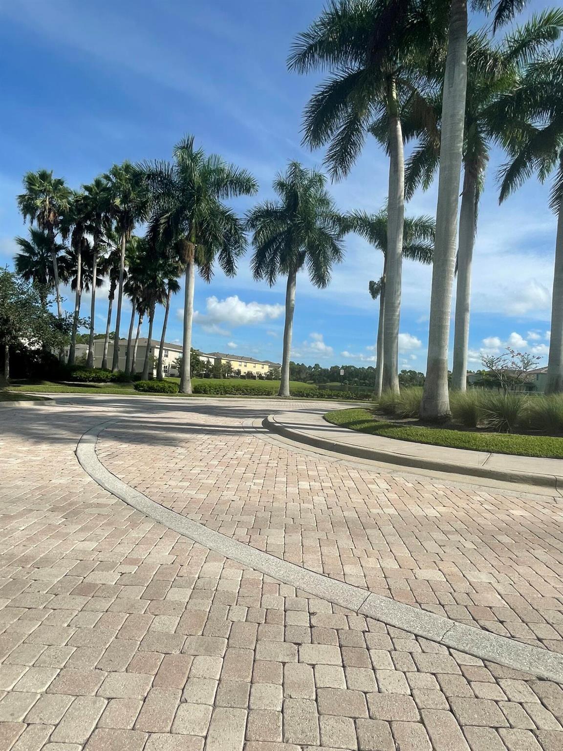 VIZCAYA FALLS PLAT 3 - Residential