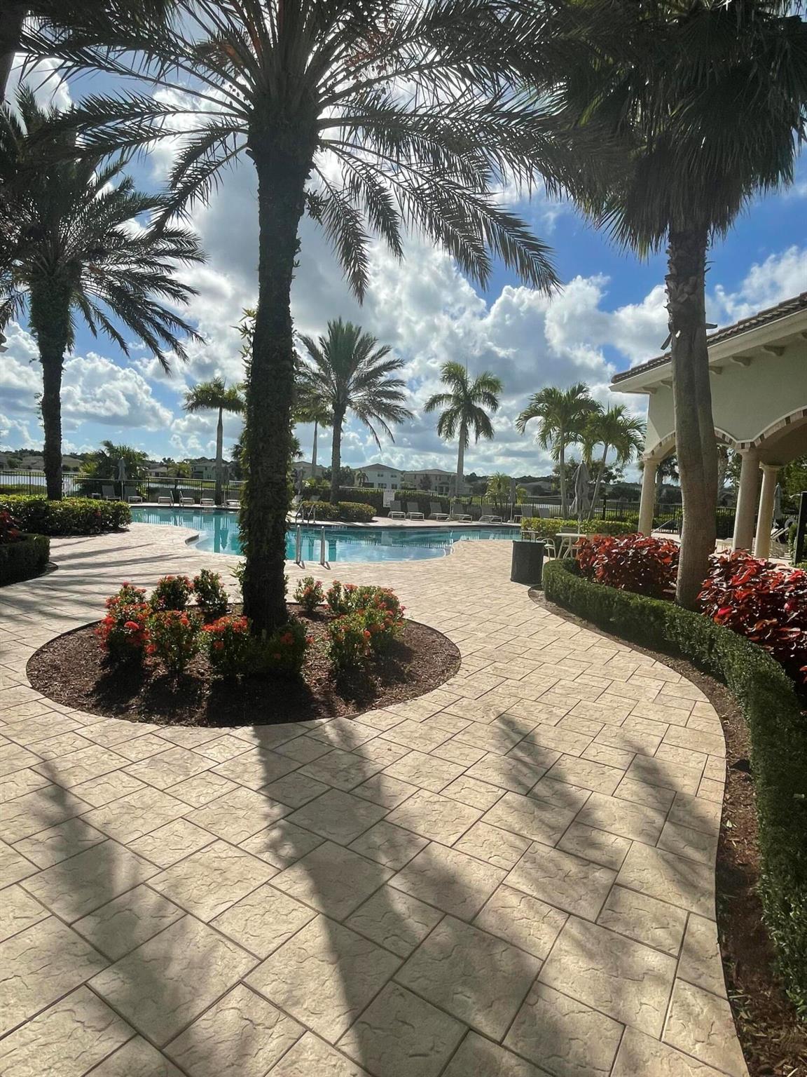 VIZCAYA FALLS PLAT 3 - Residential