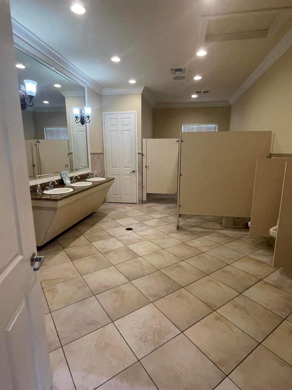 VIZCAYA FALLS PLAT 3 - Residential