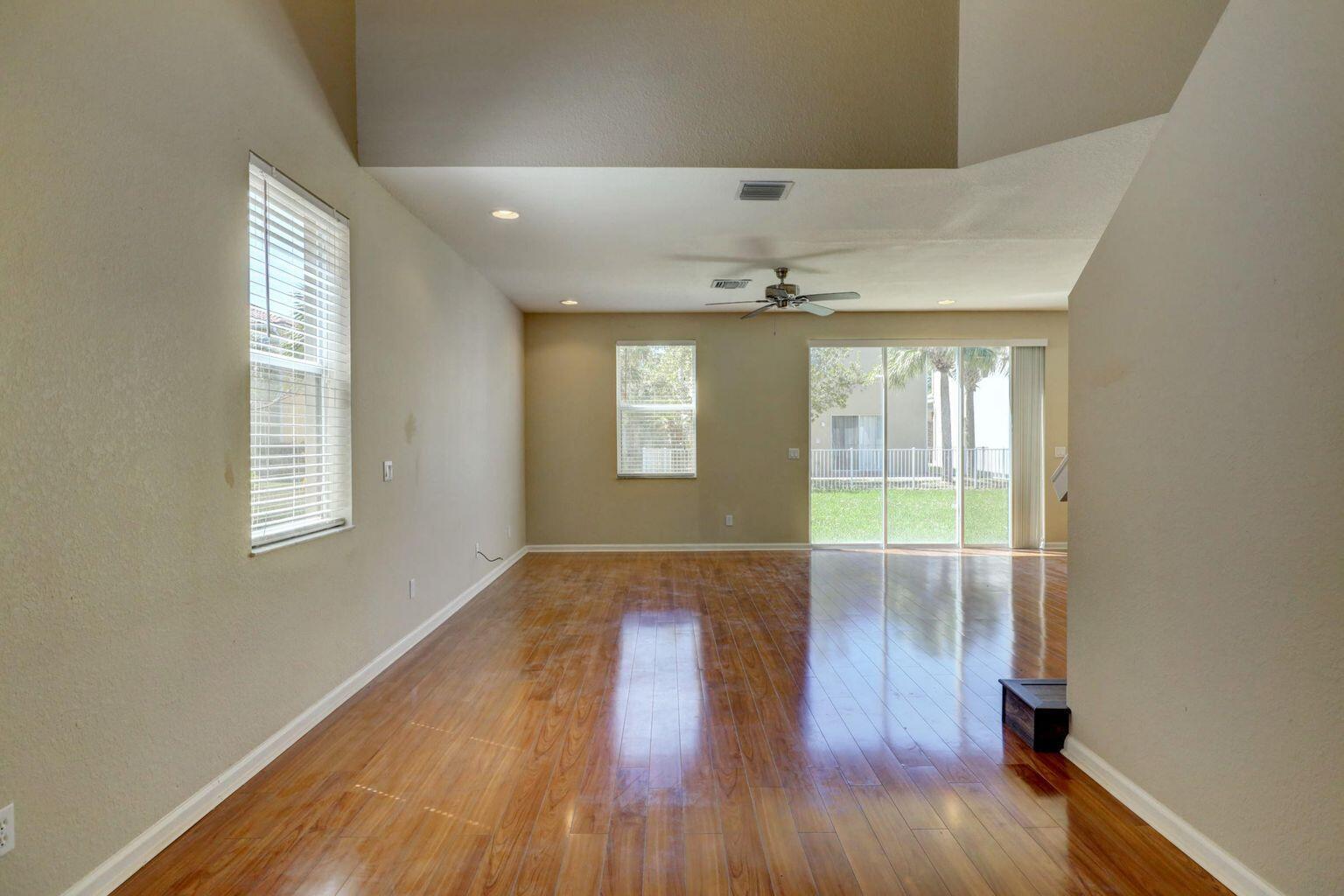 VIZCAYA FALLS PLAT 3 - Residential