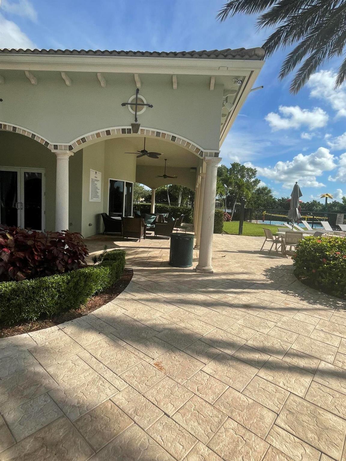 VIZCAYA FALLS PLAT 3 - Residential