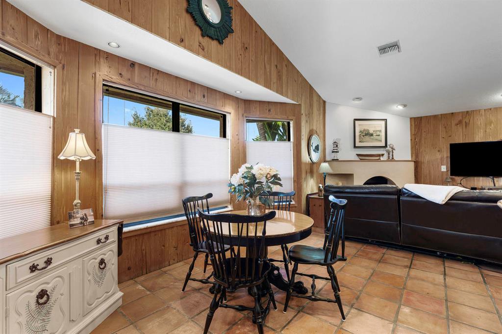 GREENVIEW SHORES 2 OF WELLINGTON - Residential