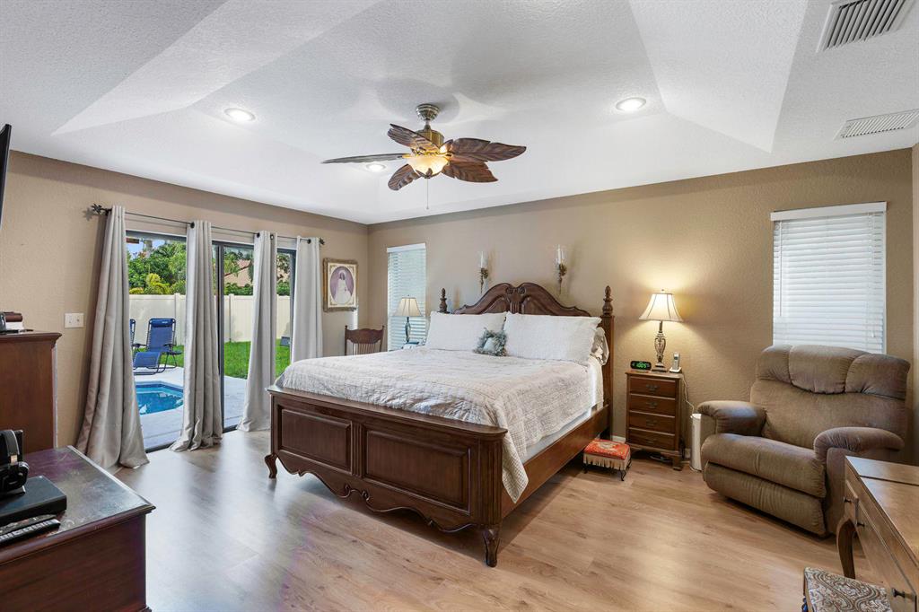 GREENVIEW SHORES 2 OF WELLINGTON - Residential