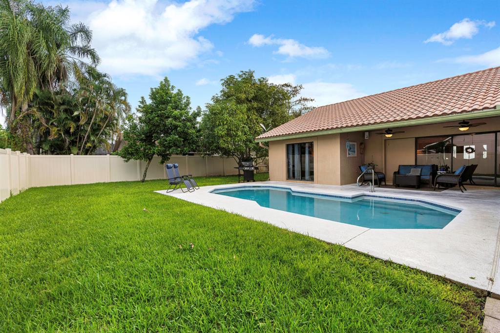 GREENVIEW SHORES 2 OF WELLINGTON - Residential