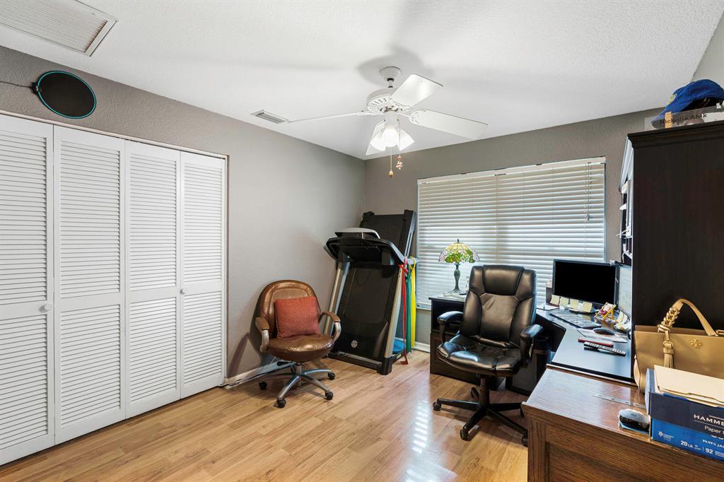 GREENVIEW SHORES 2 OF WELLINGTON - Residential