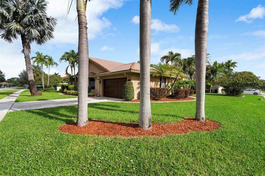 GREENVIEW SHORES 2 OF WELLINGTON - Residential