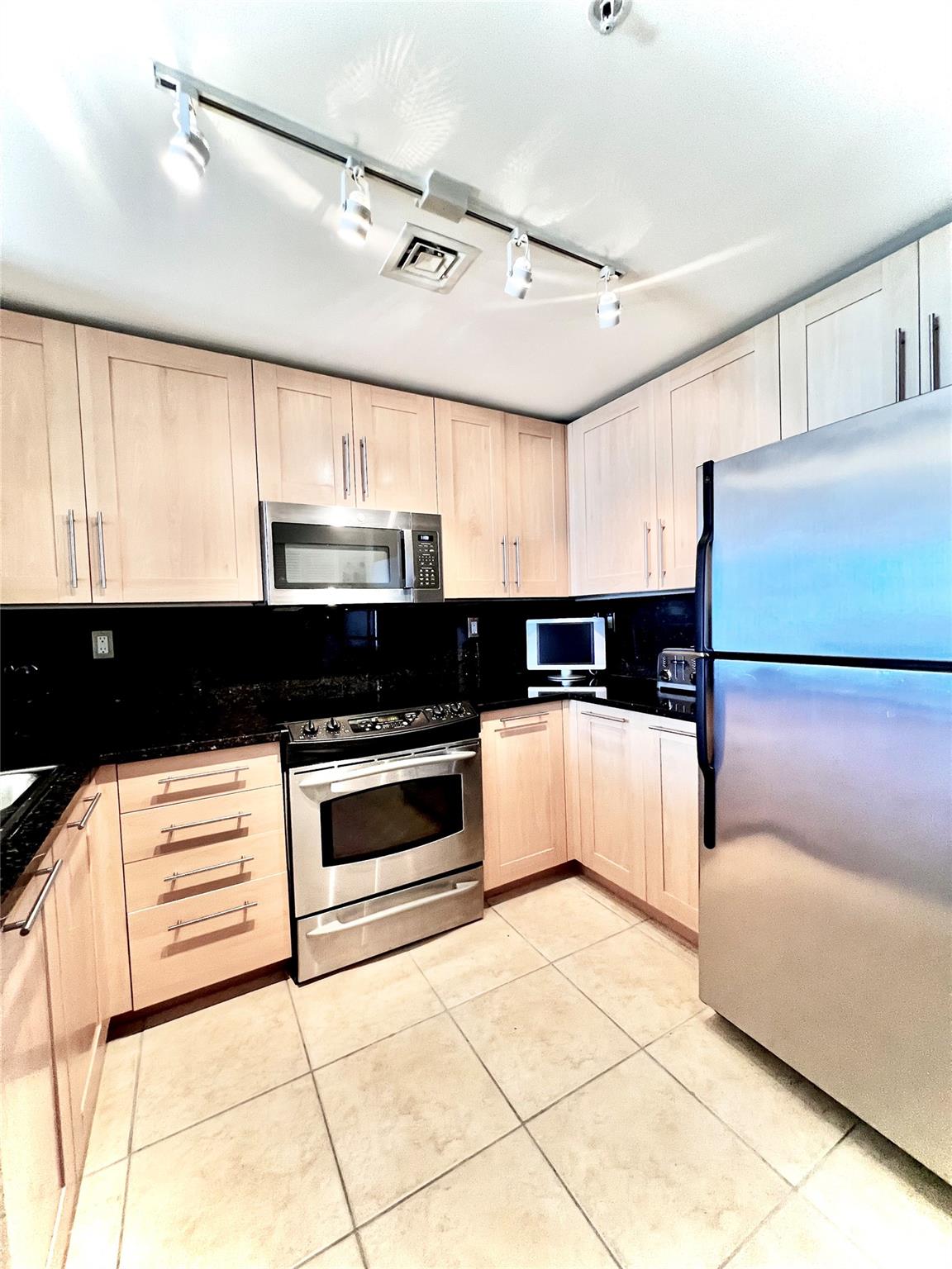 NURIVER LANDING CONDO - Residential Lease