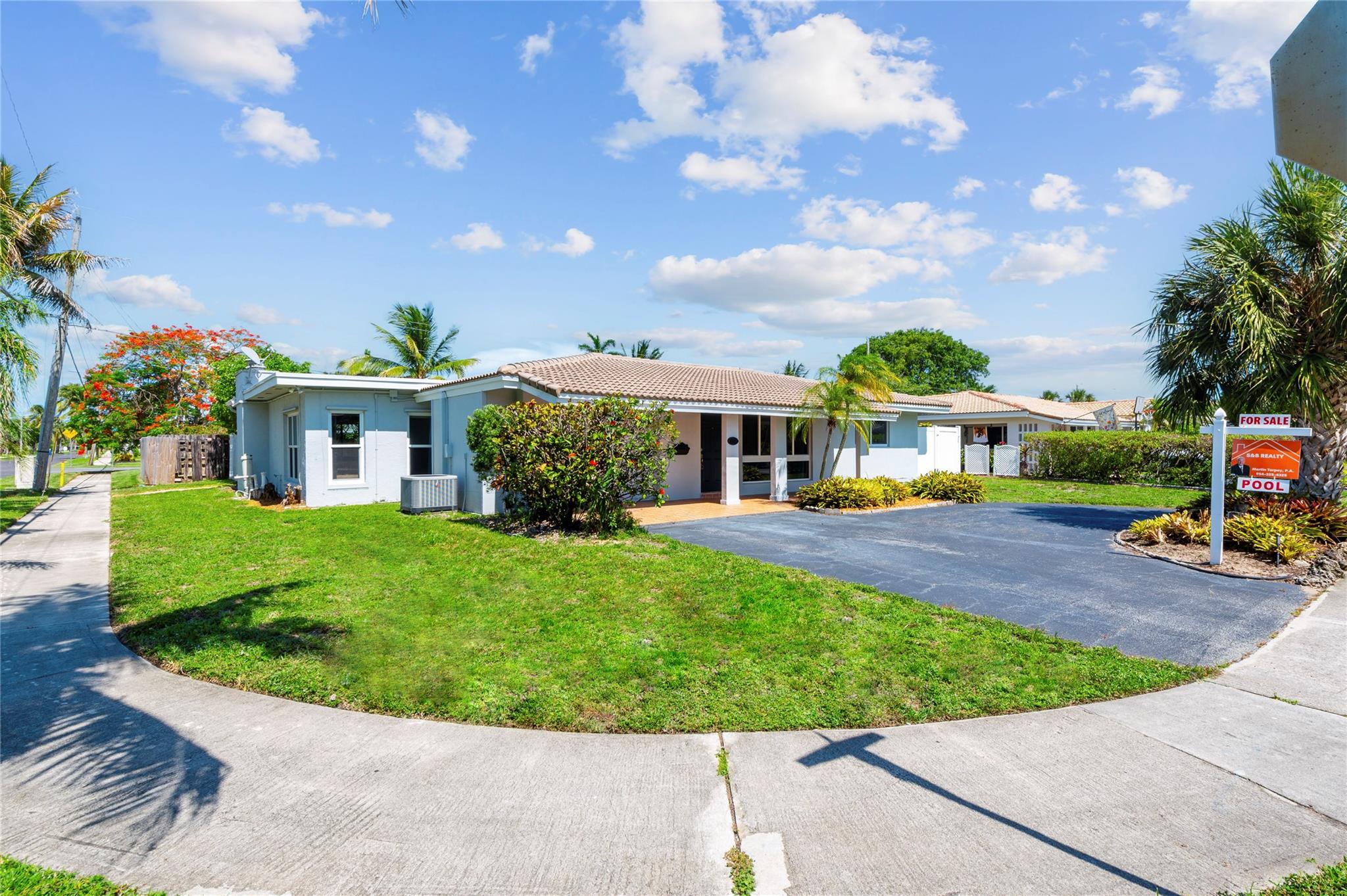 300 SE 1st Ave