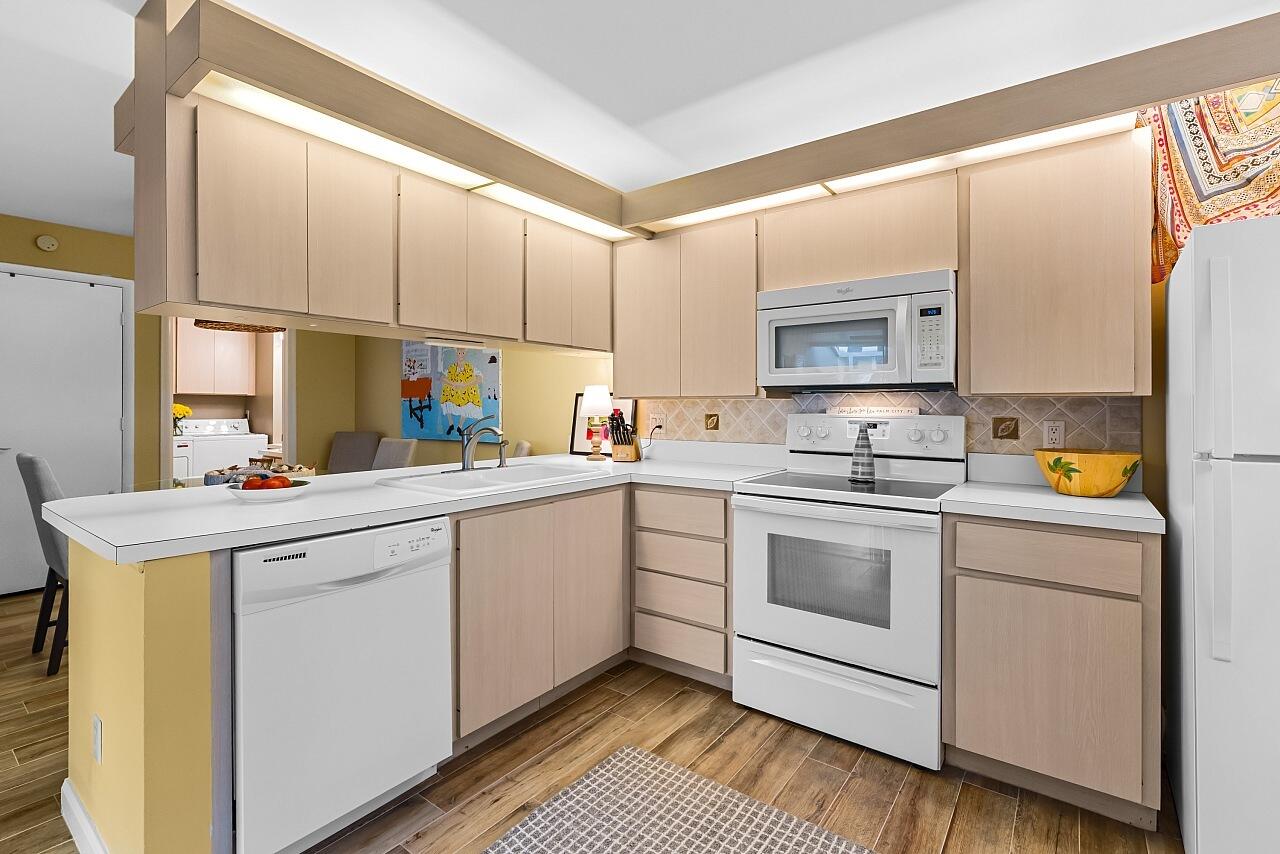 THE MEADOWS AT MARTIN DOWNS - Residential