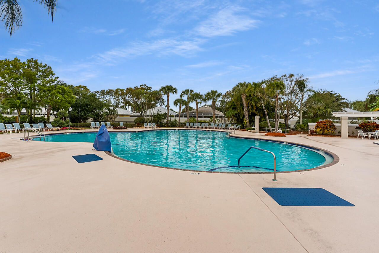 THE MEADOWS AT MARTIN DOWNS - Residential