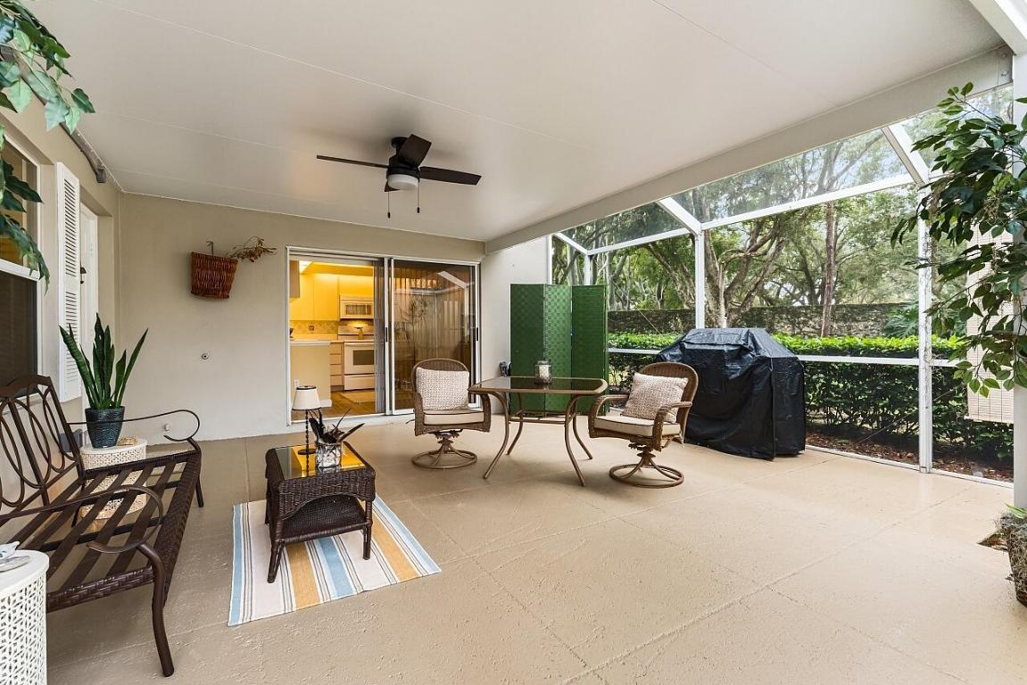 2913 SW Lakemont Place