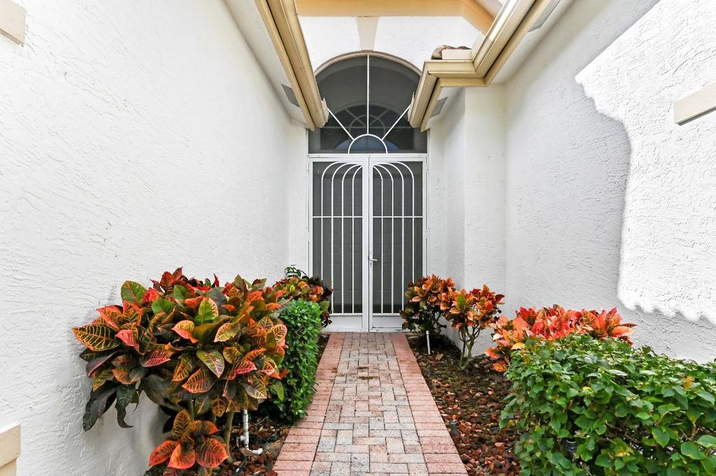 Photo of 11613 Puerto Boulevard, Boynton Beach, FL 33437 (MLS # R11147010)