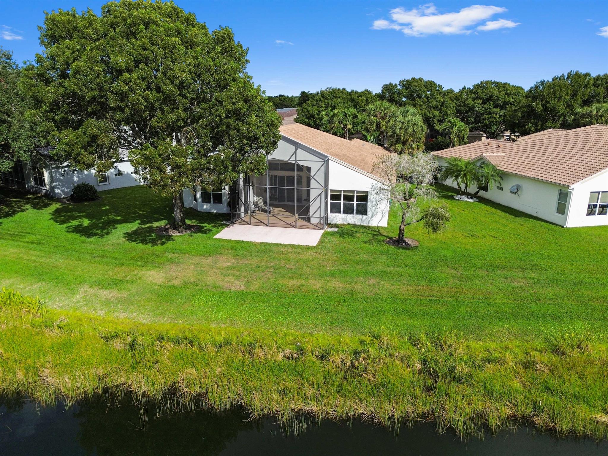 VALENCIA LAKES - Residential