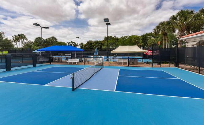 VALENCIA LAKES - Residential