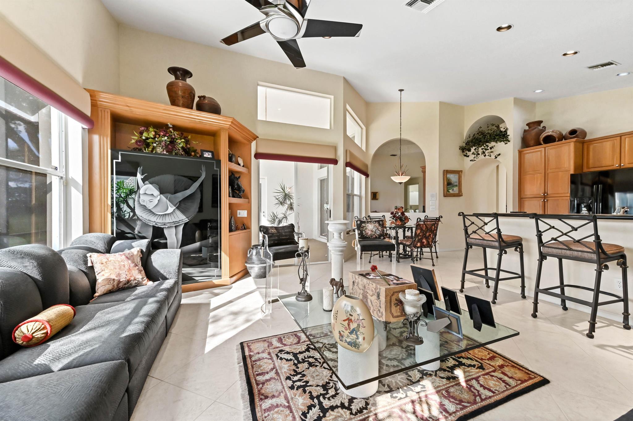 VALENCIA LAKES - Residential