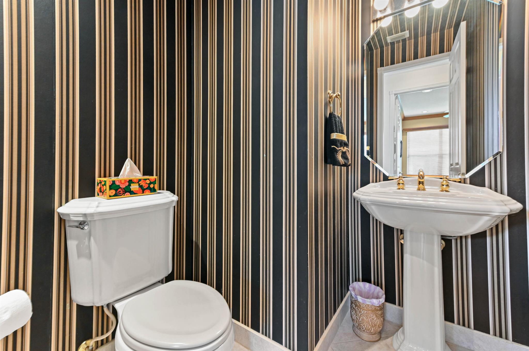 VALENCIA LAKES - Residential