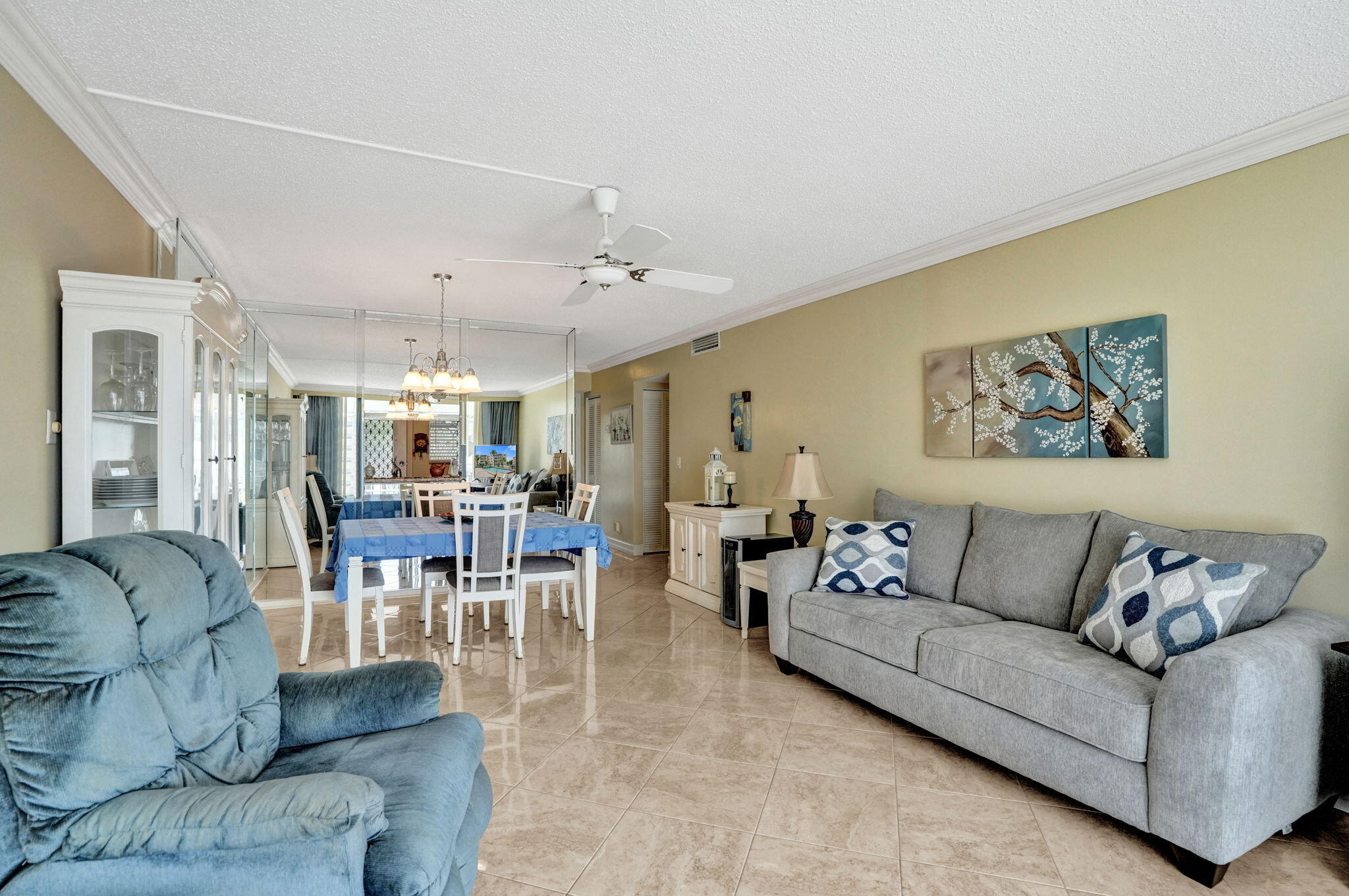202 SE 10TH Street 203
