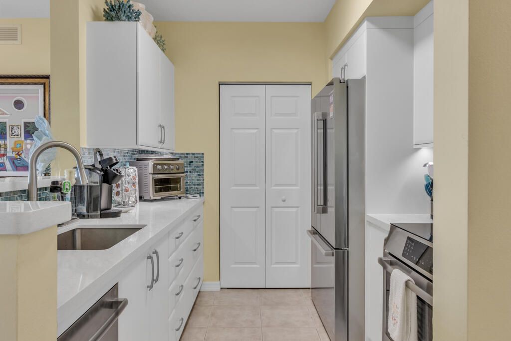 Photo of 700 E Boynton Beach Boulevard #704, Boynton Beach, FL 33435 (MLS # R11064963)