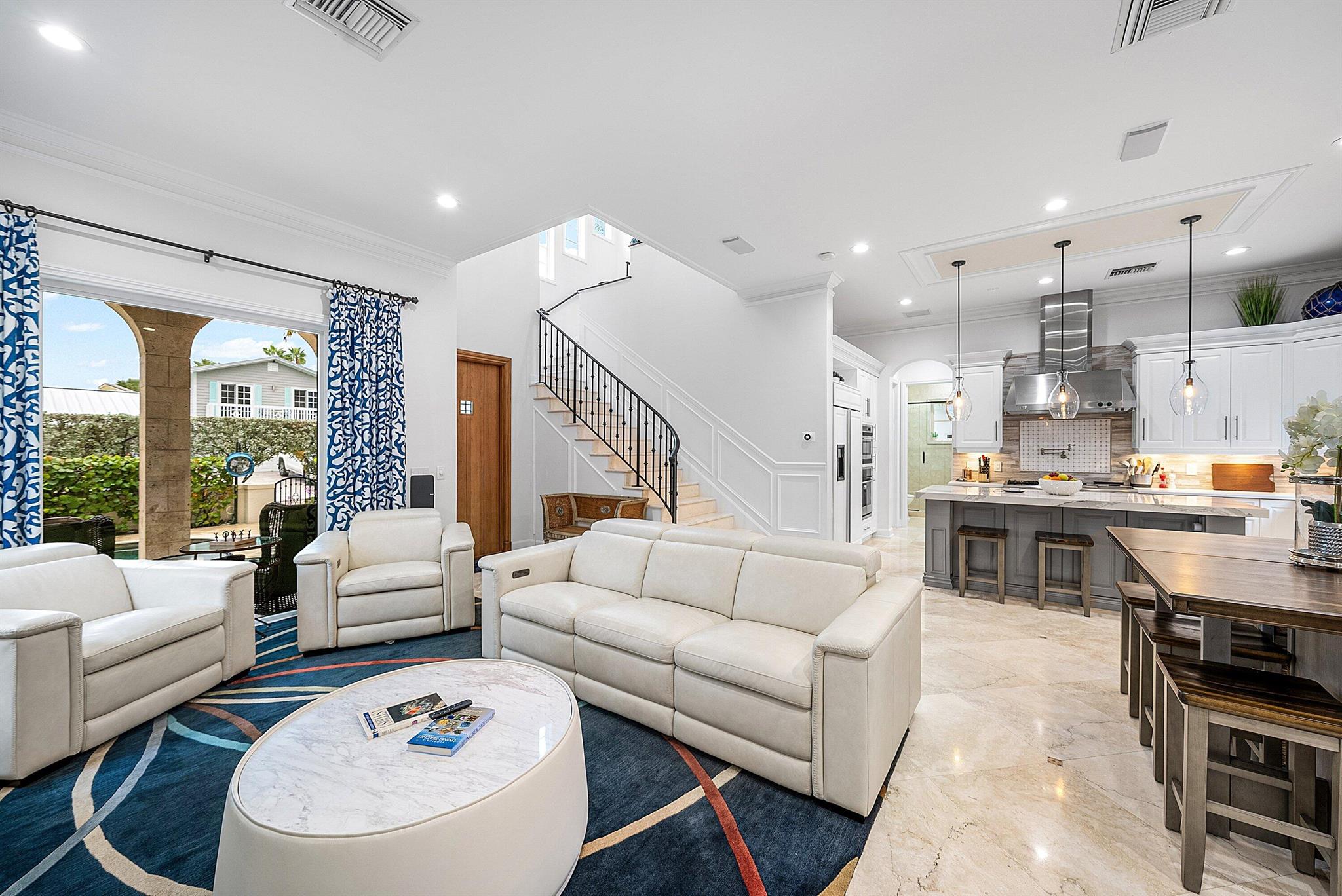 SHORE VIEW - Residential