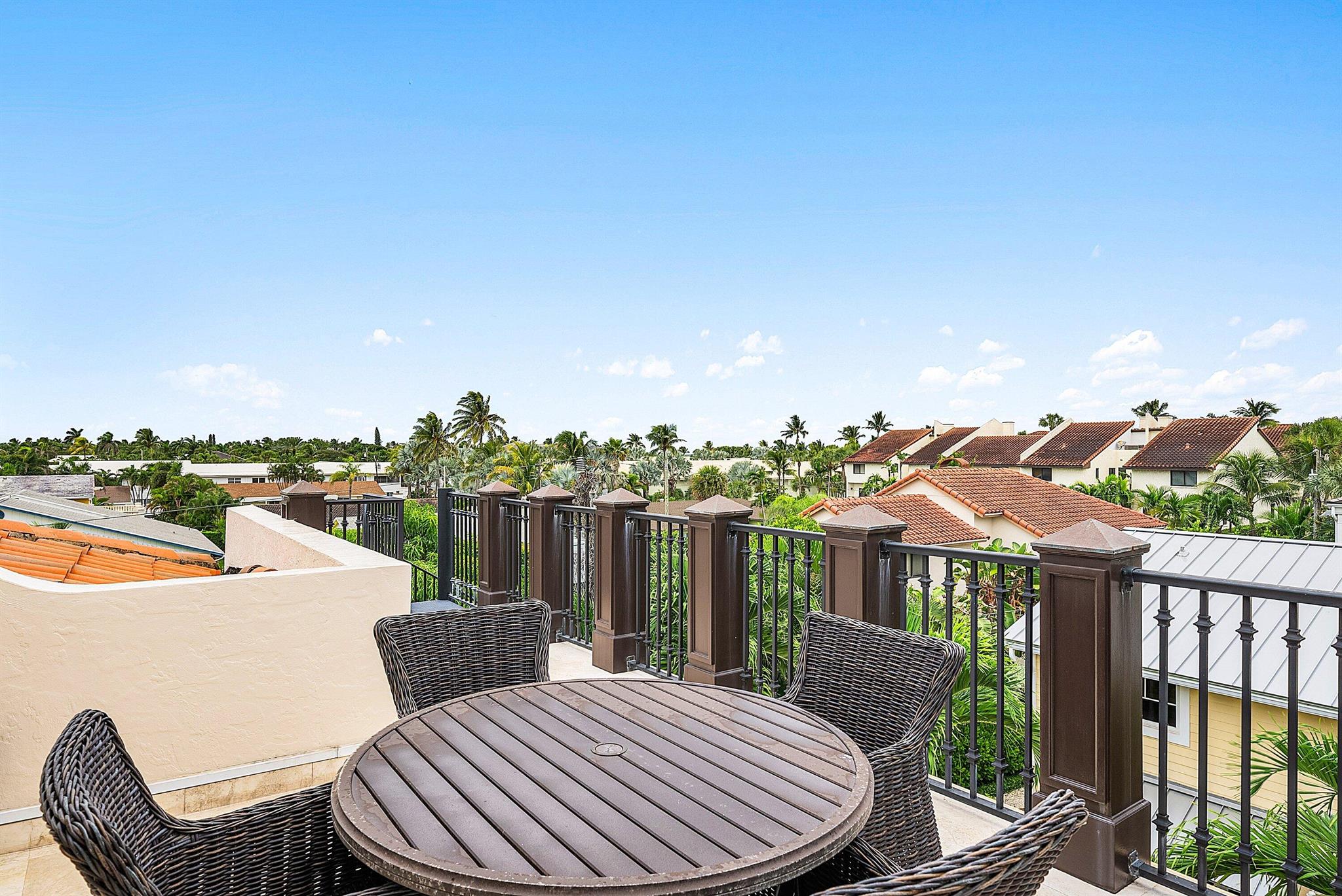 SHORE VIEW - Residential