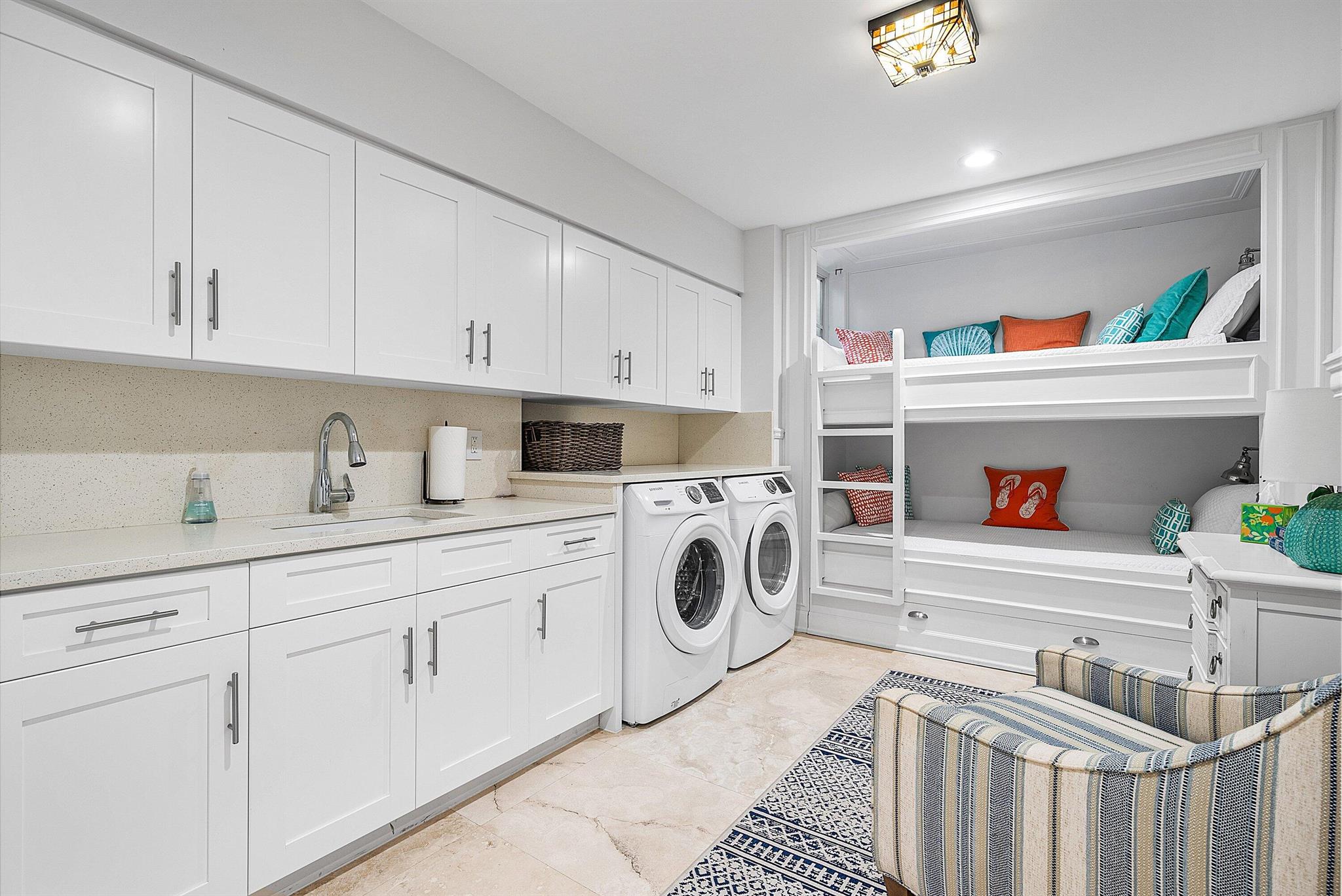 SHORE VIEW - Residential